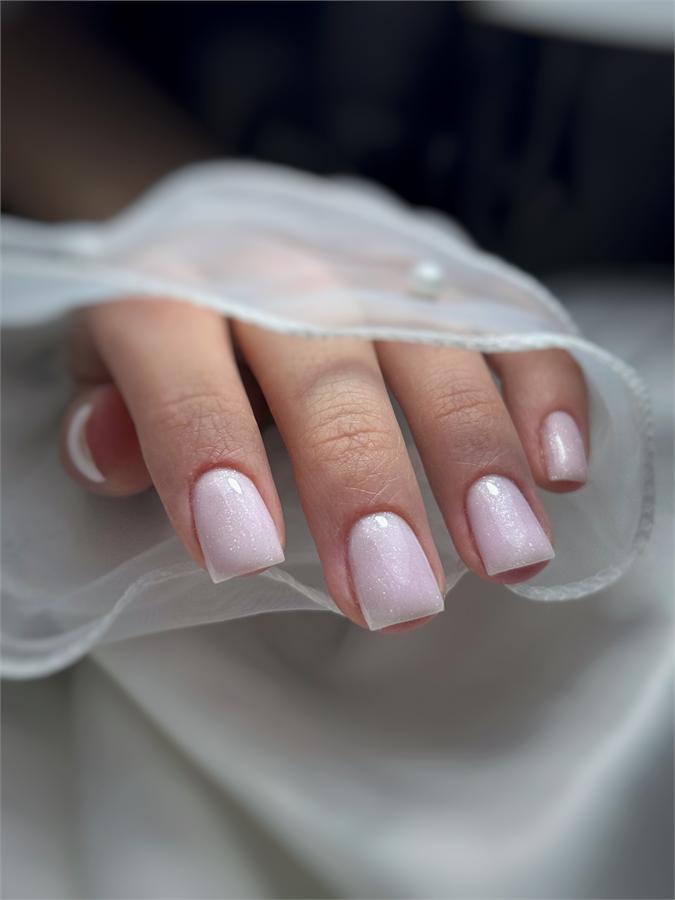 Lumi Nails elegáns manikűr